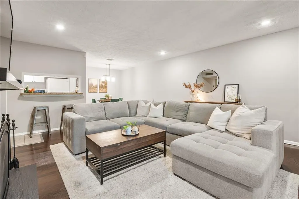 1119 Summit North Drive Ne Unit 1119, Atlanta, Georgia 30324, 1 Bedroom Bedrooms, ,1 BathroomBathrooms,Residential,For Sale,1119 Summit North Drive Ne Unit 1119,7673243 1119 Summit North Drive Ne Unit 1119, Atlanta, Georgia 30324, 1 Bedroom Bedrooms, ,1 BathroomBathrooms,Residential,For Sale,1119 Summit North Drive Ne Unit 1119,7673243