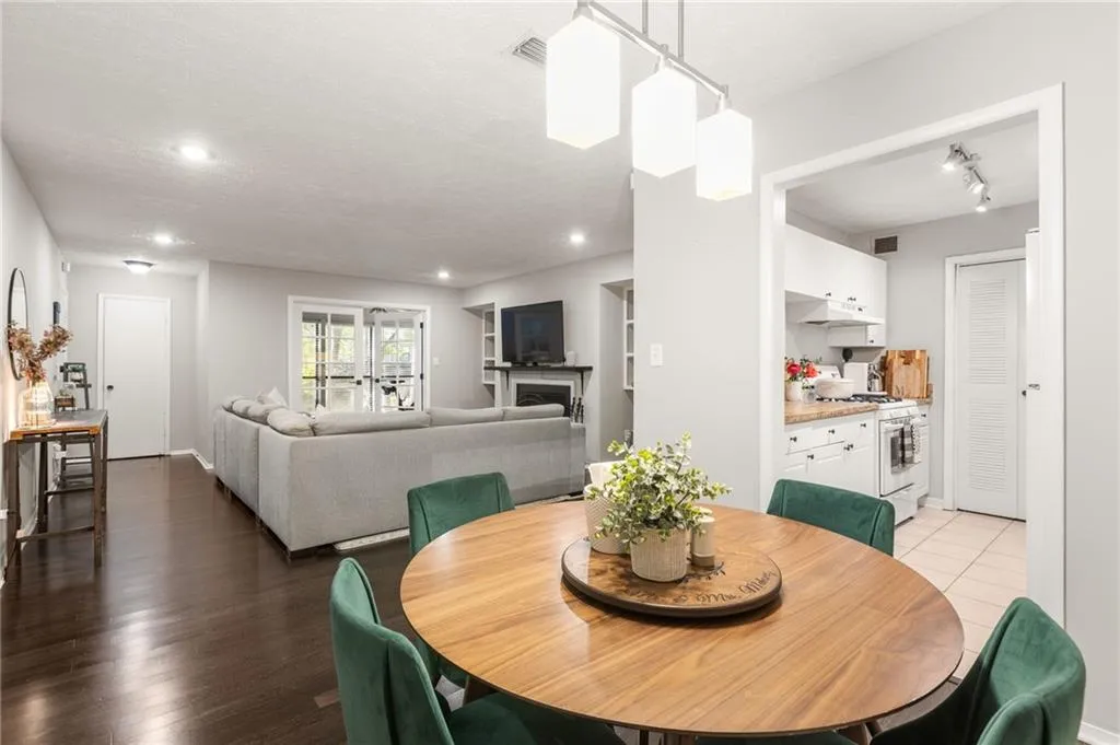 1119 Summit North Drive Ne Unit 1119, Atlanta, Georgia 30324, 1 Bedroom Bedrooms, ,1 BathroomBathrooms,Residential,For Sale,1119 Summit North Drive Ne Unit 1119,7673243 1119 Summit North Drive Ne Unit 1119, Atlanta, Georgia 30324, 1 Bedroom Bedrooms, ,1 BathroomBathrooms,Residential,For Sale,1119 Summit North Drive Ne Unit 1119,7673243