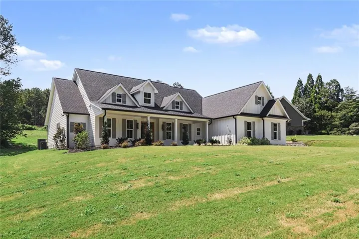 105 W Lake Boulevard, Carrollton, Georgia 30116