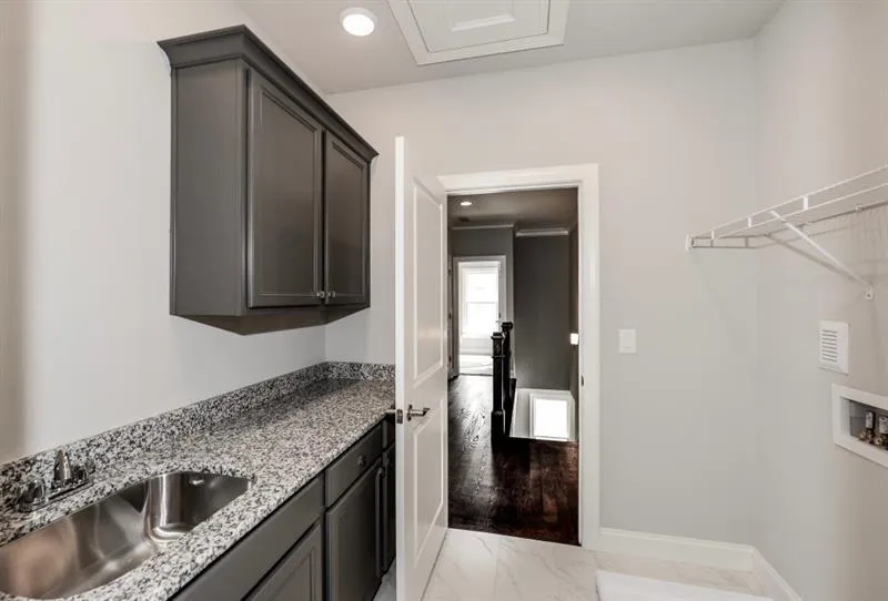 616 Esfun Trace, Atlanta, Georgia 30328, 5 Bedrooms Bedrooms, ,5 BathroomsBathrooms,Residential,Sold,616 Esfun Trace,5957594