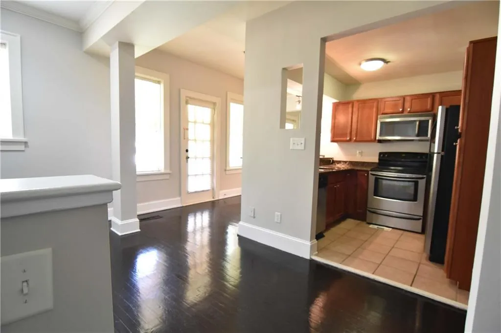 2855 Peachtree Road Ne Unit 102, Atlanta, Georgia 30305, 2 Bedrooms Bedrooms, ,2 BathroomsBathrooms,Residential,Sold,2855 Peachtree Road Ne Unit 102,5861529