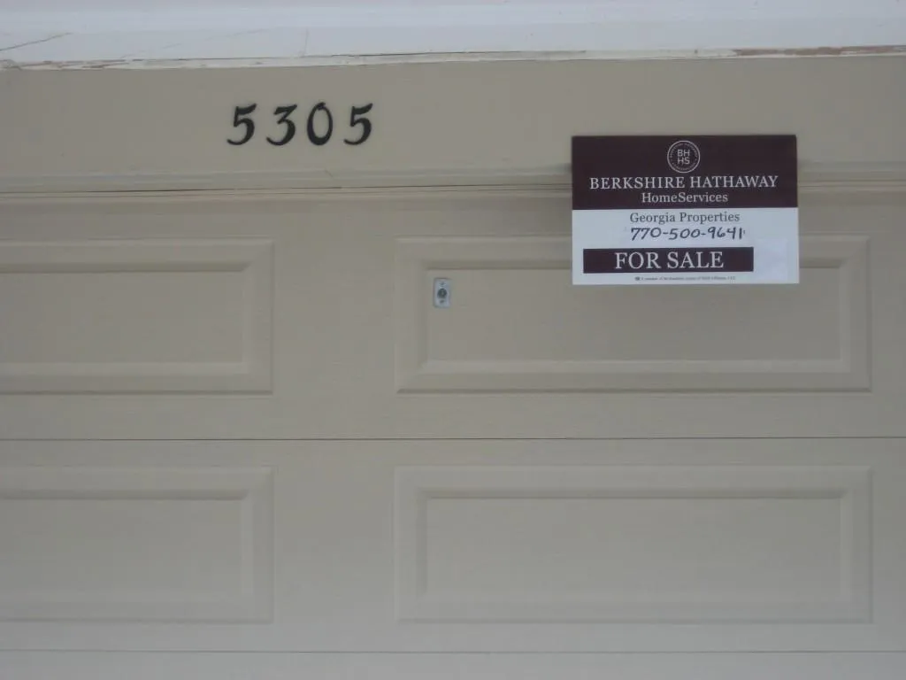 5305 Chemin De Vie, Sandy Springs, Georgia 30342, 2 Bedrooms Bedrooms, ,2 BathroomsBathrooms,Residential,Sold,5305 Chemin De Vie,5742758