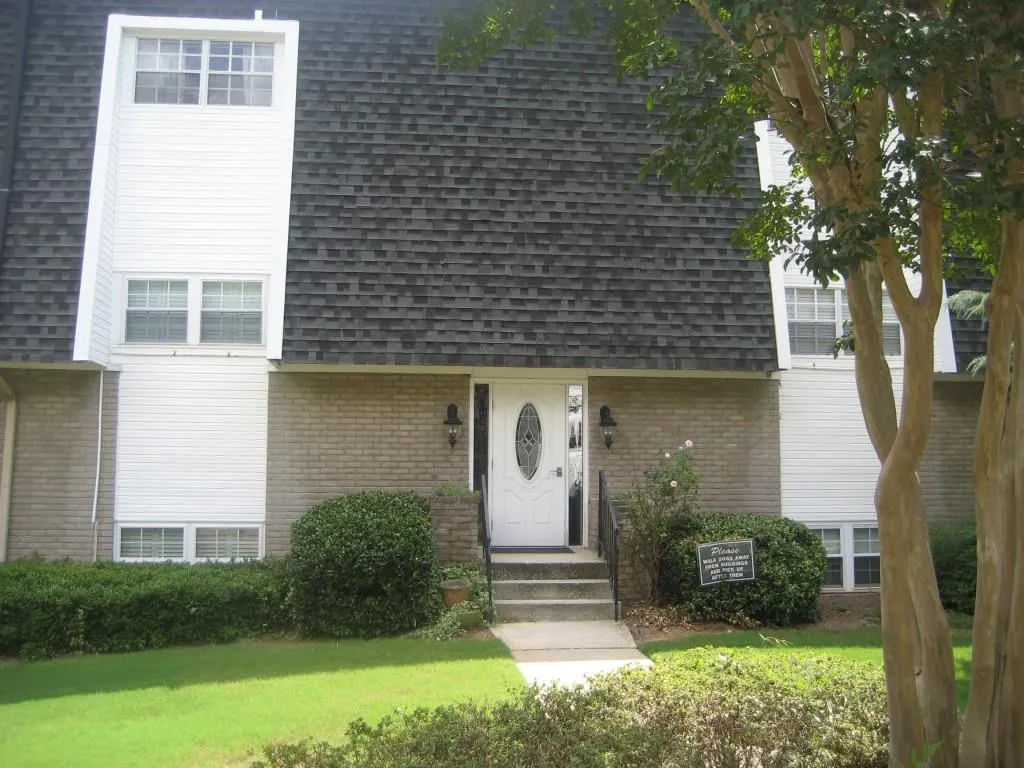 5305 Chemin De Vie, Sandy Springs, Georgia 30342, 2 Bedrooms Bedrooms, ,2 BathroomsBathrooms,Residential,Sold,5305 Chemin De Vie,5742758