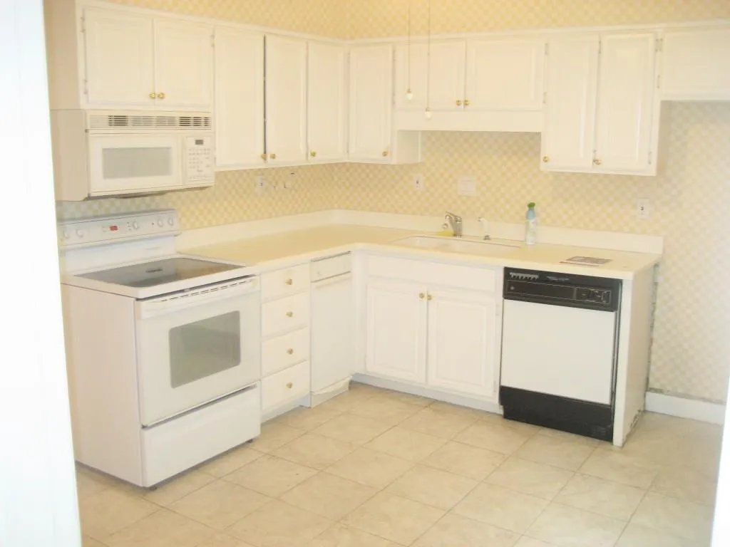 5305 Chemin De Vie, Sandy Springs, Georgia 30342, 2 Bedrooms Bedrooms, ,2 BathroomsBathrooms,Residential,Sold,5305 Chemin De Vie,5742758