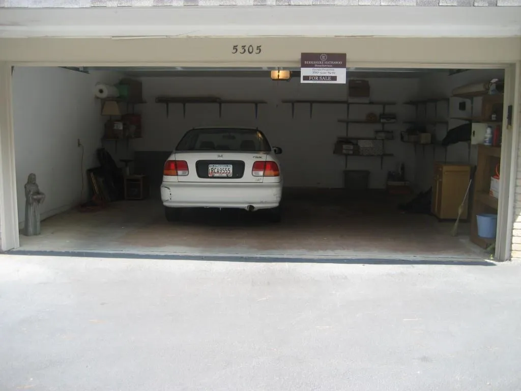 5305 Chemin De Vie, Sandy Springs, Georgia 30342, 2 Bedrooms Bedrooms, ,2 BathroomsBathrooms,Residential,Sold,5305 Chemin De Vie,5742758