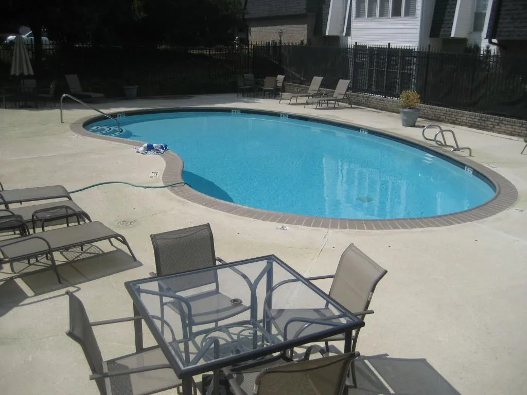 5305 Chemin De Vie, Sandy Springs, Georgia 30342, 2 Bedrooms Bedrooms, ,2 BathroomsBathrooms,Residential,Sold,5305 Chemin De Vie,5742758