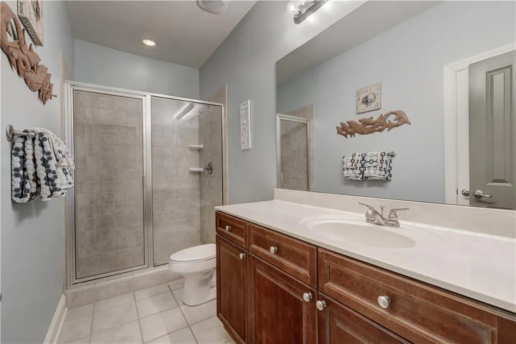 1182 Glenridge Place, Sandy Springs, Georgia 30342, 3 Bedrooms Bedrooms, ,3 BathroomsBathrooms,Residential,Sold,1182 Glenridge Place,6699454