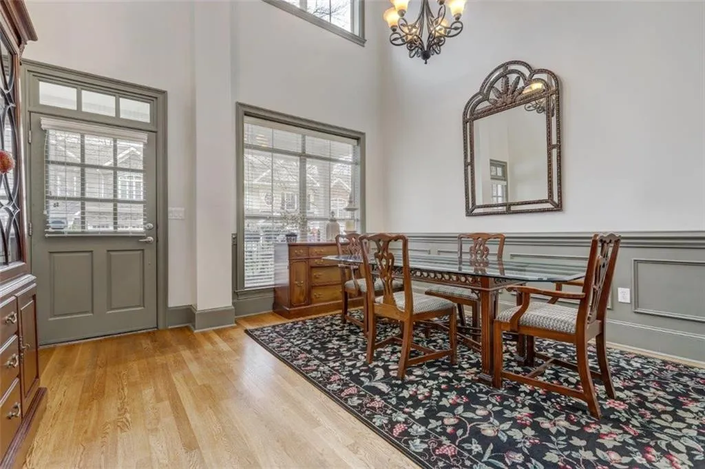 1182 Glenridge Place, Sandy Springs, Georgia 30342, 3 Bedrooms Bedrooms, ,3 BathroomsBathrooms,Residential,Sold,1182 Glenridge Place,6699454