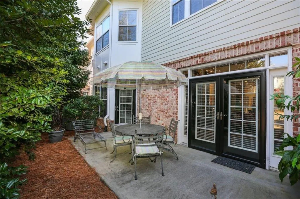 1182 Glenridge Place, Sandy Springs, Georgia 30342, 3 Bedrooms Bedrooms, ,3 BathroomsBathrooms,Residential,Sold,1182 Glenridge Place,6699454