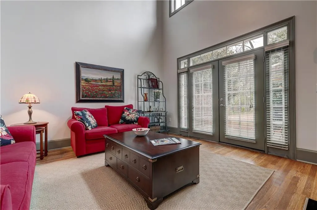 1182 Glenridge Place, Sandy Springs, Georgia 30342, 3 Bedrooms Bedrooms, ,3 BathroomsBathrooms,Residential,Sold,1182 Glenridge Place,6699454