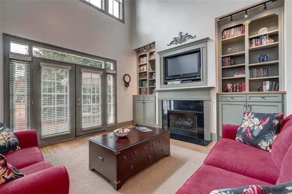 1182 Glenridge Place, Sandy Springs, Georgia 30342, 3 Bedrooms Bedrooms, ,3 BathroomsBathrooms,Residential,Sold,1182 Glenridge Place,6699454