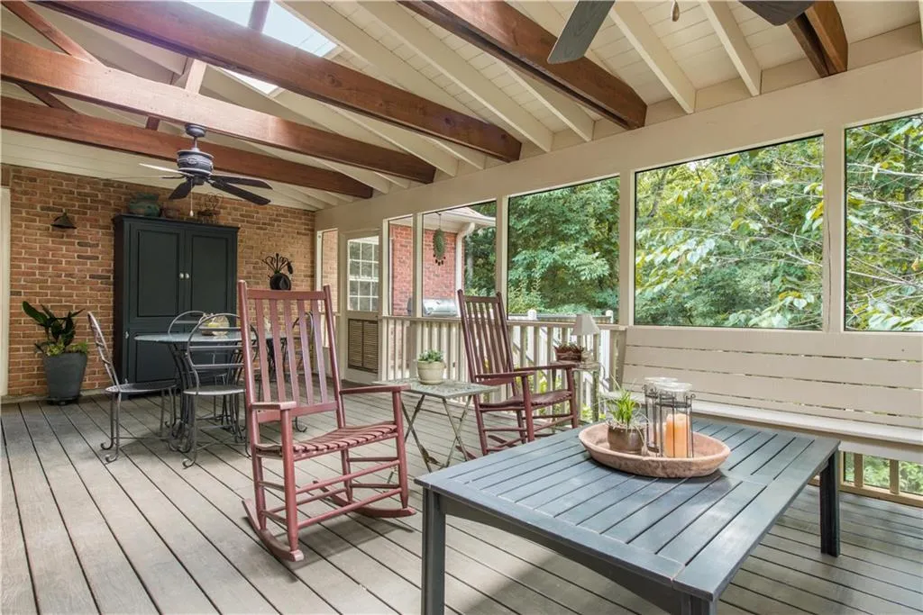 635 Idlewood Drive Nw, Sandy Springs, Georgia 30327, 5 Bedrooms Bedrooms, ,4 BathroomsBathrooms,Residential,Sold,635 Idlewood Drive Nw,5719772
