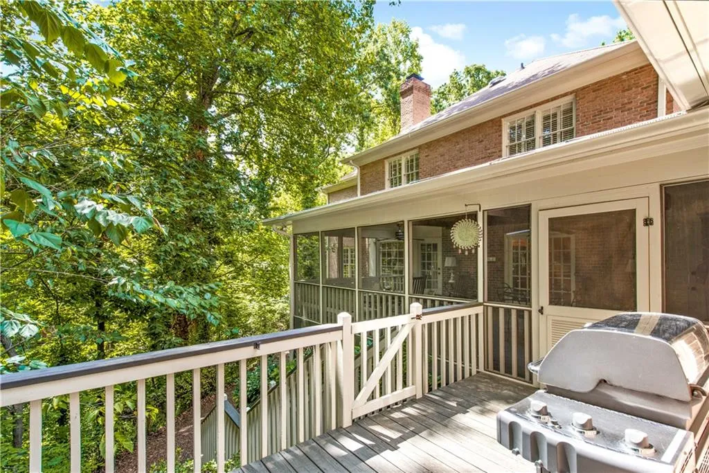 635 Idlewood Drive Nw, Sandy Springs, Georgia 30327, 5 Bedrooms Bedrooms, ,4 BathroomsBathrooms,Residential,Sold,635 Idlewood Drive Nw,5719772