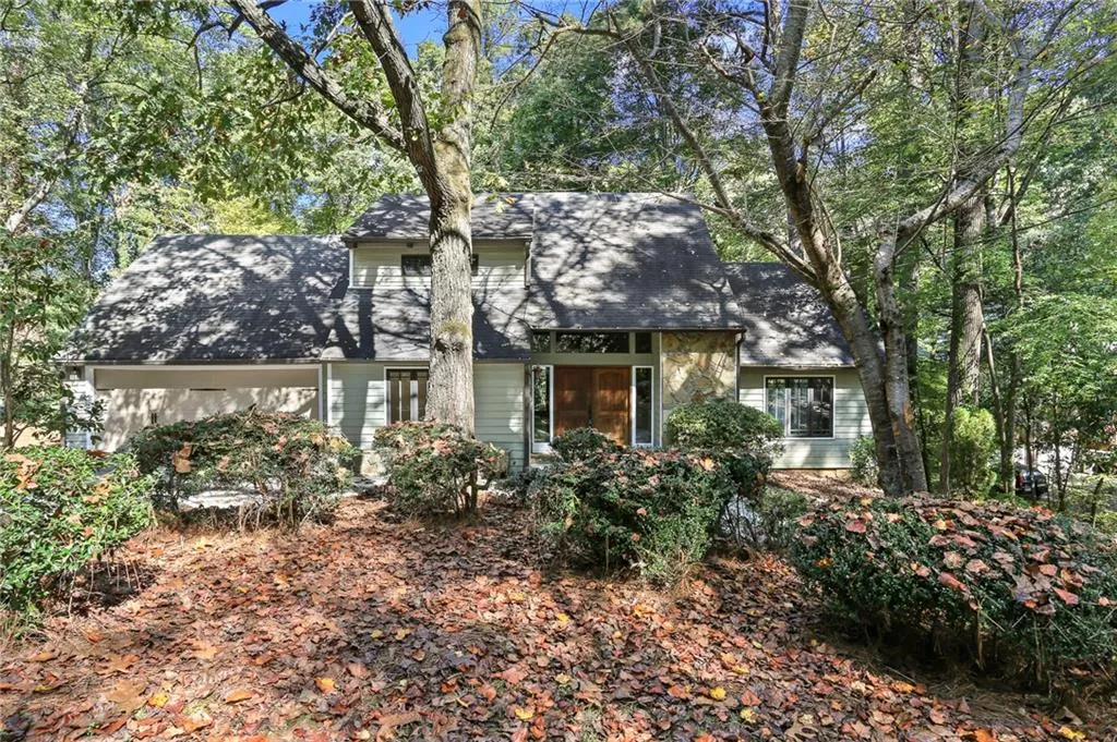 6100 Blackwater Trail, Atlanta, Georgia 30328, 5 Bedrooms Bedrooms, ,3 BathroomsBathrooms,Residential,Sold,6100 Blackwater Trail,6958791
