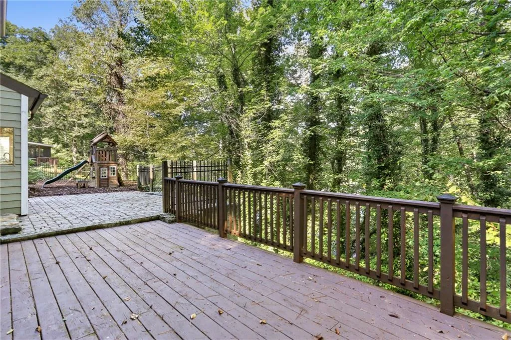 6100 Blackwater Trail, Atlanta, Georgia 30328, 5 Bedrooms Bedrooms, ,3 BathroomsBathrooms,Residential,Sold,6100 Blackwater Trail,6958791