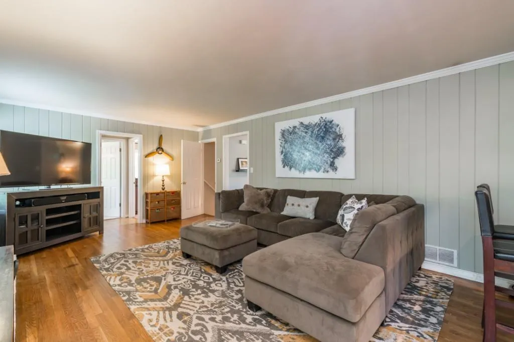 7225 Selkirk Drive, Sandy Springs, Georgia 30328, 5 Bedrooms Bedrooms, ,3 BathroomsBathrooms,Residential,Sold,7225 Selkirk Drive,5837334