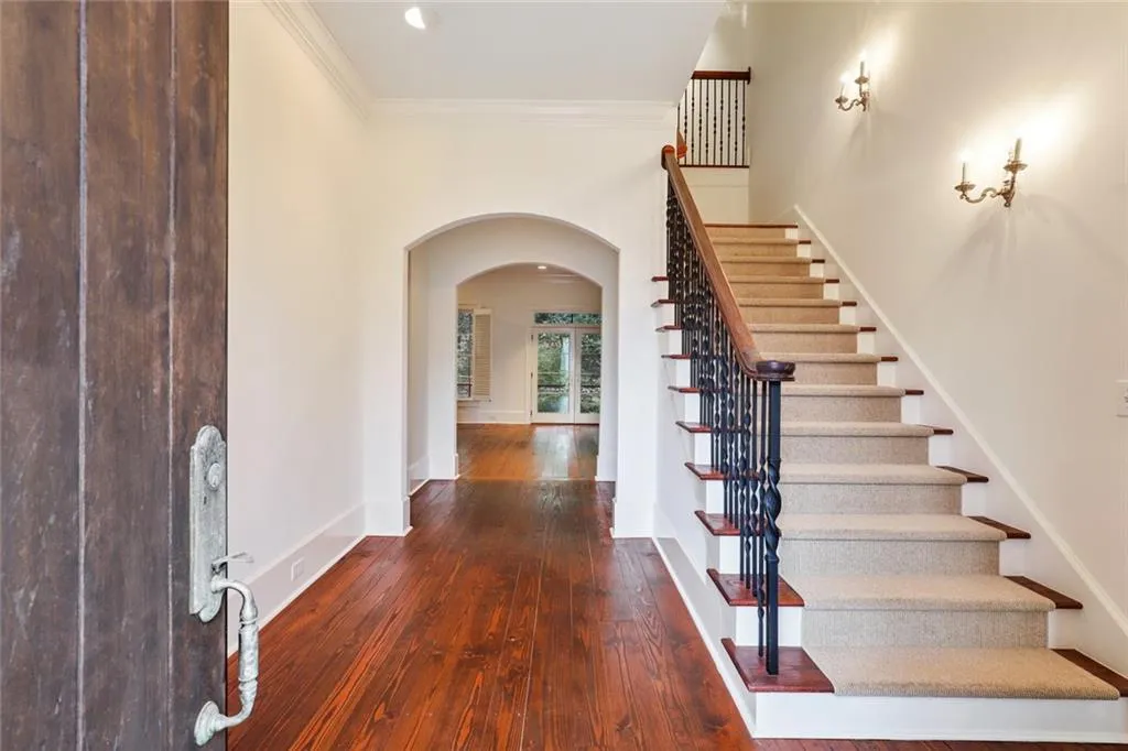 610 W Northway Lane, Sandy Springs, Georgia 30342, 3 Bedrooms Bedrooms, ,3 BathroomsBathrooms,Residential,Sold,610 W Northway Lane,7008134