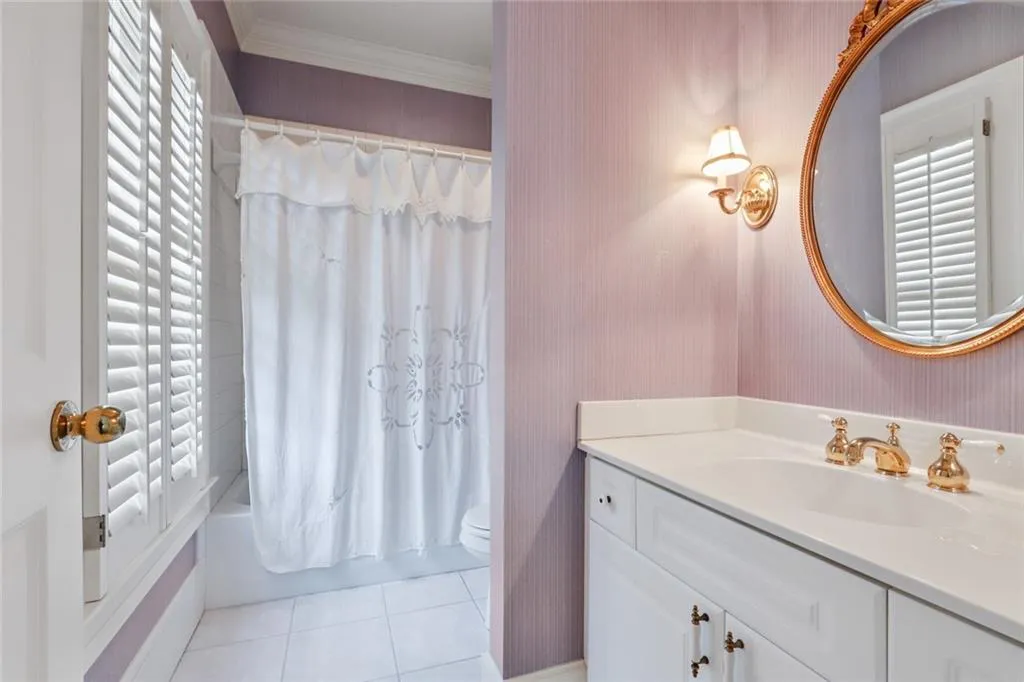 610 W Northway Lane, Sandy Springs, Georgia 30342, 3 Bedrooms Bedrooms, ,3 BathroomsBathrooms,Residential,Sold,610 W Northway Lane,7008134