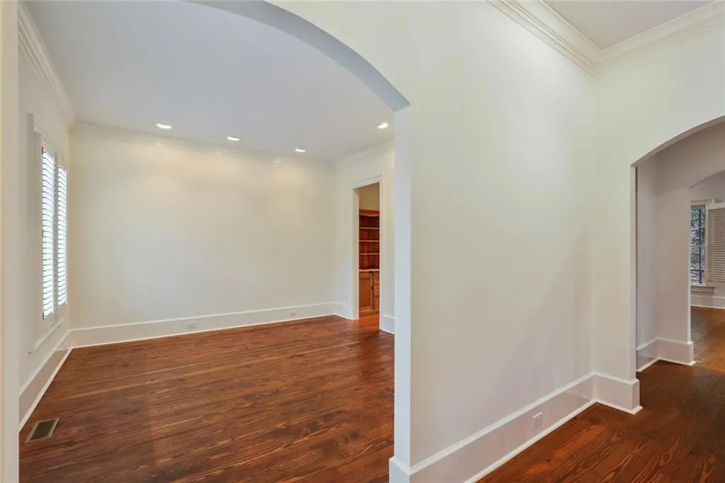 610 W Northway Lane, Sandy Springs, Georgia 30342, 3 Bedrooms Bedrooms, ,3 BathroomsBathrooms,Residential,Sold,610 W Northway Lane,7008134