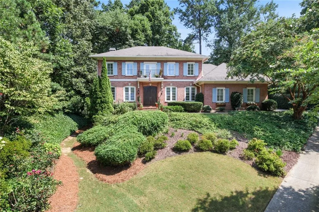 610 W Northway Lane, Sandy Springs, Georgia 30342, 3 Bedrooms Bedrooms, ,3 BathroomsBathrooms,Residential,Sold,610 W Northway Lane,7008134