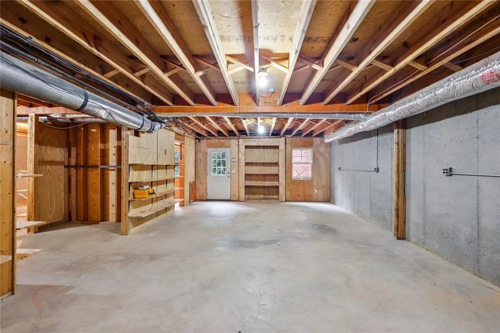 610 W Northway Lane, Sandy Springs, Georgia 30342, 3 Bedrooms Bedrooms, ,3 BathroomsBathrooms,Residential,Sold,610 W Northway Lane,7008134