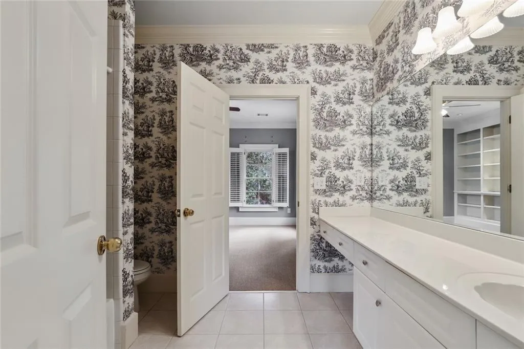 610 W Northway Lane, Sandy Springs, Georgia 30342, 3 Bedrooms Bedrooms, ,3 BathroomsBathrooms,Residential,Sold,610 W Northway Lane,7008134