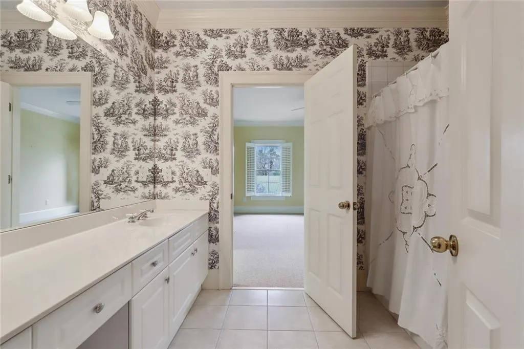 610 W Northway Lane, Sandy Springs, Georgia 30342, 3 Bedrooms Bedrooms, ,3 BathroomsBathrooms,Residential,Sold,610 W Northway Lane,7008134