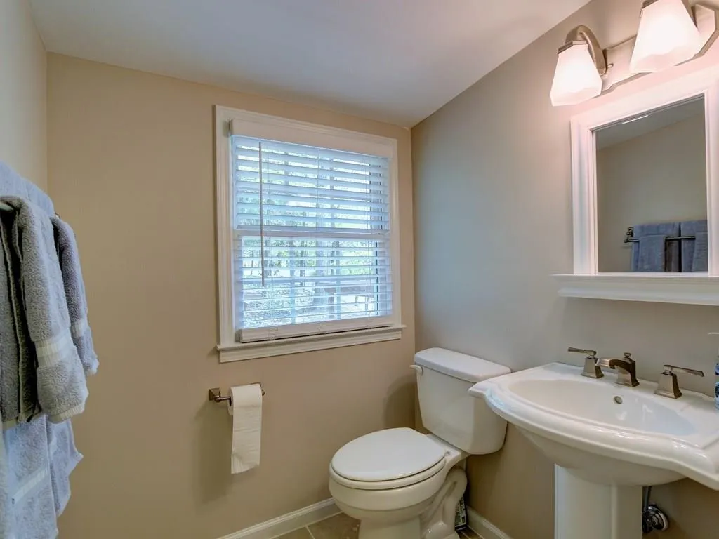 7235 Wynhill Drive, Sandy Springs, Georgia 30328, 5 Bedrooms Bedrooms, ,3 BathroomsBathrooms,Residential,Sold,7235 Wynhill Drive,5834657