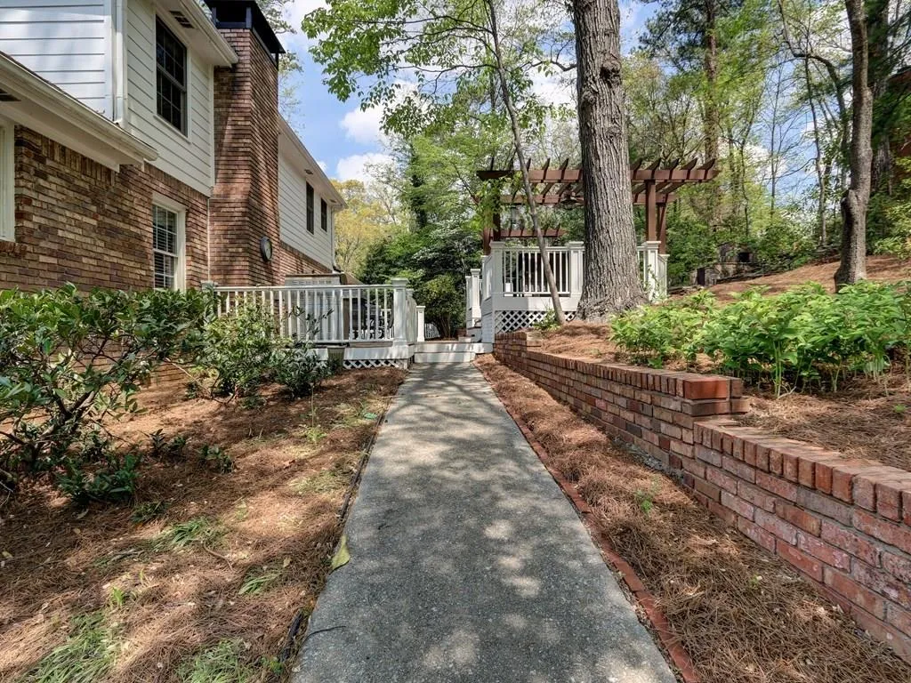 7235 Wynhill Drive, Sandy Springs, Georgia 30328, 5 Bedrooms Bedrooms, ,3 BathroomsBathrooms,Residential,Sold,7235 Wynhill Drive,5834657