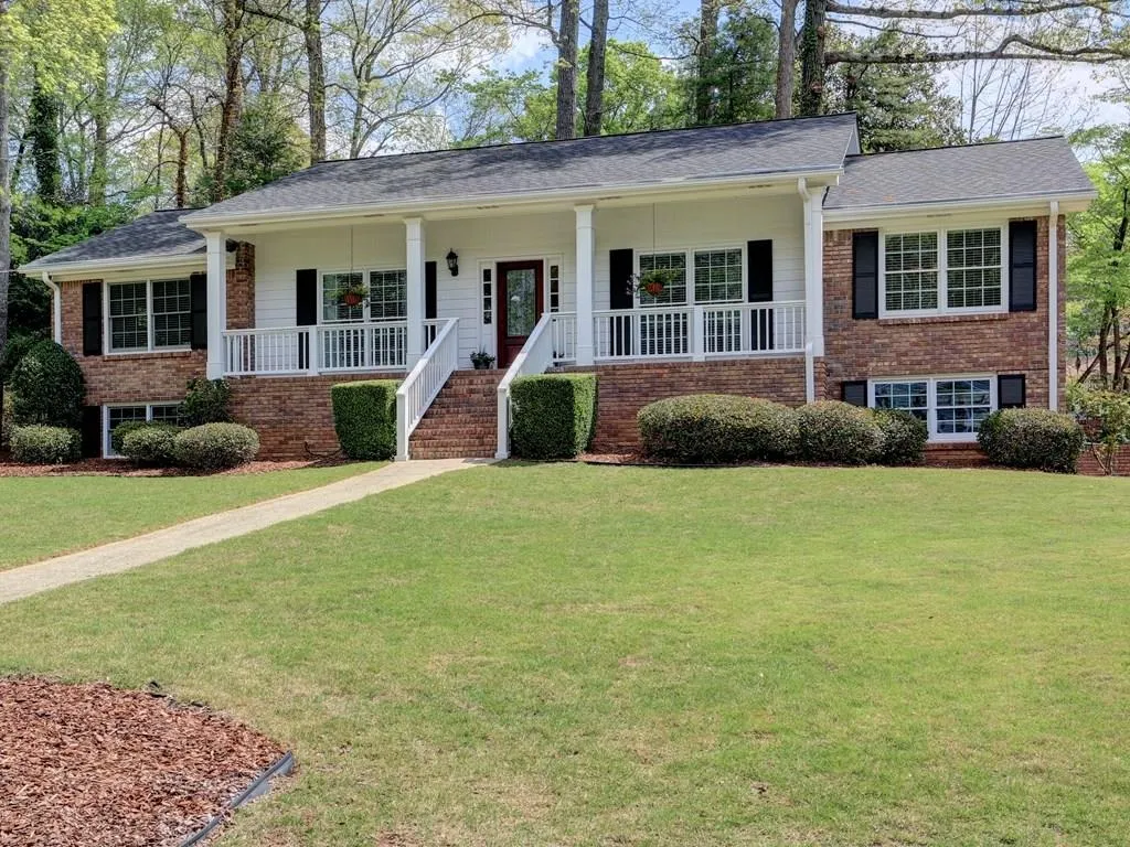 7235 Wynhill Drive, Sandy Springs, Georgia 30328, 5 Bedrooms Bedrooms, ,3 BathroomsBathrooms,Residential,Sold,7235 Wynhill Drive,5834657