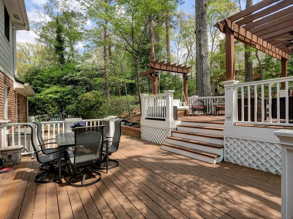 7235 Wynhill Drive, Sandy Springs, Georgia 30328, 5 Bedrooms Bedrooms, ,3 BathroomsBathrooms,Residential,Sold,7235 Wynhill Drive,5834657