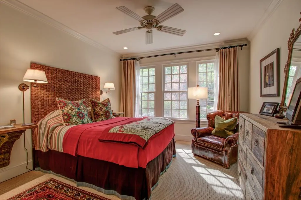 7000 Riverside Drive, Sandy Springs, Georgia 30328, 4 Bedrooms Bedrooms, ,4 BathroomsBathrooms,Residential,Sold,7000 Riverside Drive,5731812