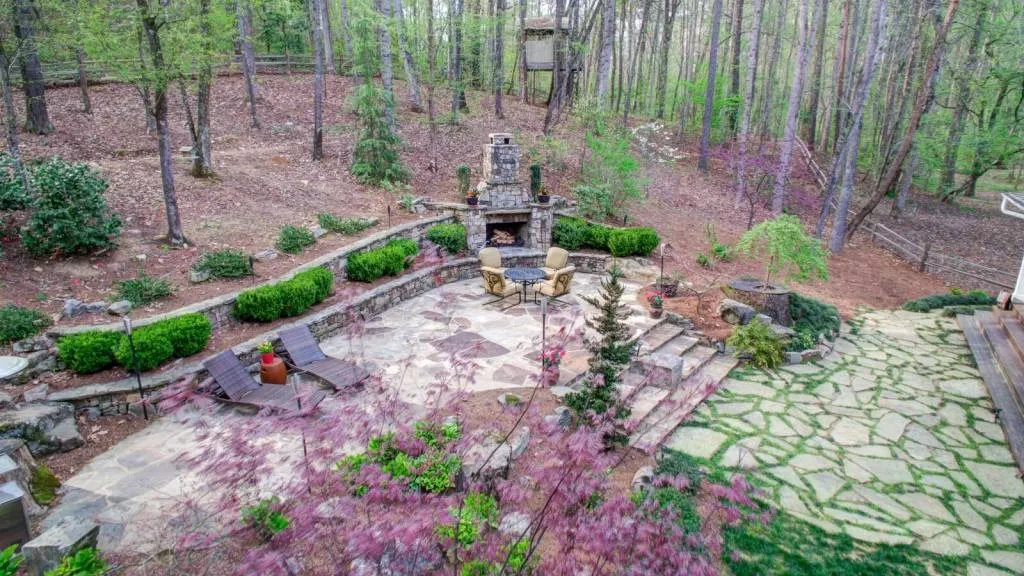 7000 Riverside Drive, Sandy Springs, Georgia 30328, 4 Bedrooms Bedrooms, ,4 BathroomsBathrooms,Residential,Sold,7000 Riverside Drive,5731812