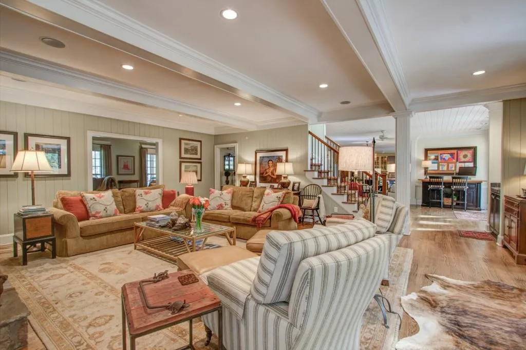 7000 Riverside Drive, Sandy Springs, Georgia 30328, 4 Bedrooms Bedrooms, ,4 BathroomsBathrooms,Residential,Sold,7000 Riverside Drive,5731812