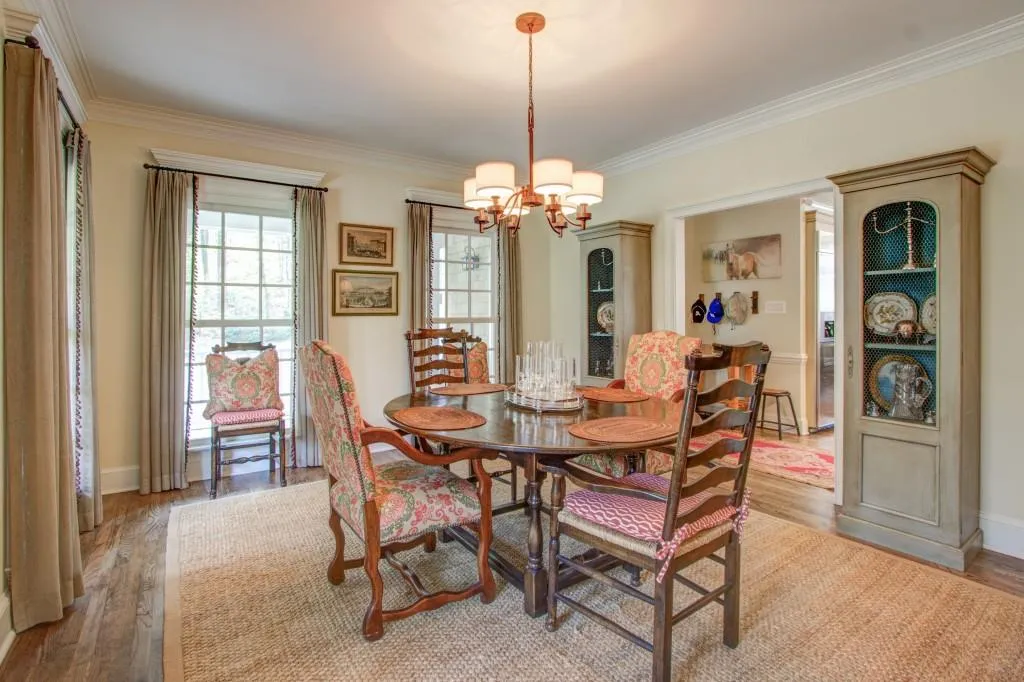 7000 Riverside Drive, Sandy Springs, Georgia 30328, 4 Bedrooms Bedrooms, ,4 BathroomsBathrooms,Residential,Sold,7000 Riverside Drive,5731812