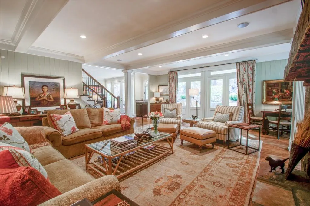 7000 Riverside Drive, Sandy Springs, Georgia 30328, 4 Bedrooms Bedrooms, ,4 BathroomsBathrooms,Residential,Sold,7000 Riverside Drive,5731812