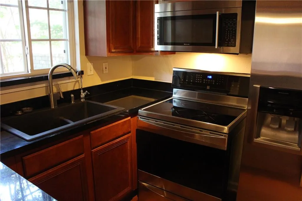 6940 Roswell Road Unit 20c, Atlanta, Georgia 30328, 2 Bedrooms Bedrooms, ,1 BathroomBathrooms,Residential,Sold,6940 Roswell Road Unit 20c,5876689