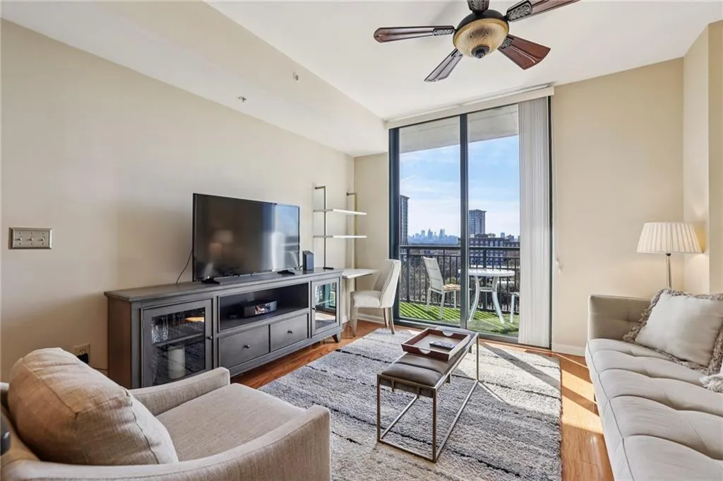 3040 Peachtree Road Nw Unit 606, Atlanta, Georgia 30305, 1 Bedroom Bedrooms, 0 ,1 BathroomBathrooms,Residential,For Sale,3040 Peachtree Road Nw Unit 606,7707635