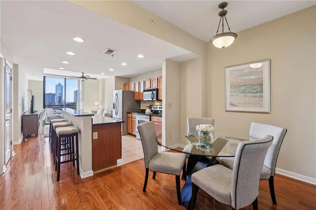 3040 Peachtree Road Nw Unit 606, Atlanta, Georgia 30305, 1 Bedroom Bedrooms, 0 ,1 BathroomBathrooms,Residential,For Sale,3040 Peachtree Road Nw Unit 606,7707635