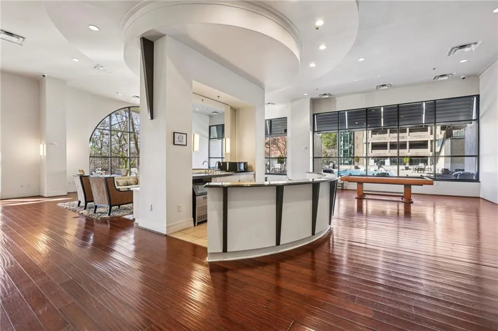 3040 Peachtree Road Nw Unit 606, Atlanta, Georgia 30305, 1 Bedroom Bedrooms, 0 ,1 BathroomBathrooms,Residential,For Sale,3040 Peachtree Road Nw Unit 606,7707635