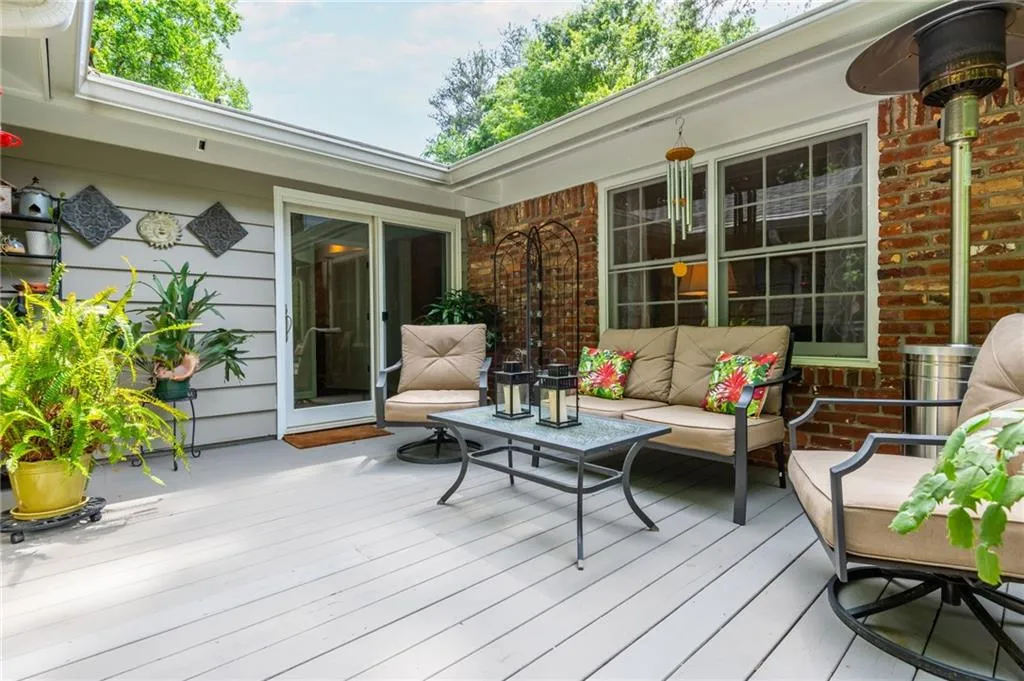 6505 Whispering Lane, Atlanta, Georgia 30328, 4 Bedrooms Bedrooms, ,3 BathroomsBathrooms,Residential,Sold,6505 Whispering Lane,7584341