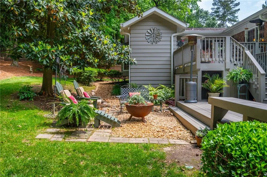 6505 Whispering Lane, Atlanta, Georgia 30328, 4 Bedrooms Bedrooms, ,3 BathroomsBathrooms,Residential,Sold,6505 Whispering Lane,7584341