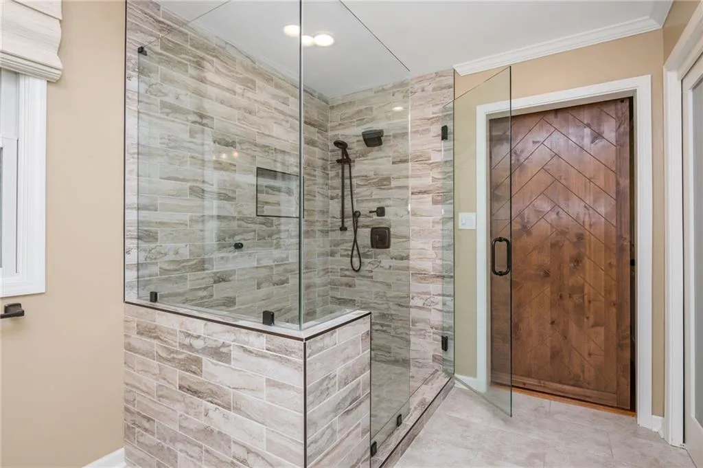 6505 Whispering Lane, Atlanta, Georgia 30328, 4 Bedrooms Bedrooms, ,3 BathroomsBathrooms,Residential,Sold,6505 Whispering Lane,7584341