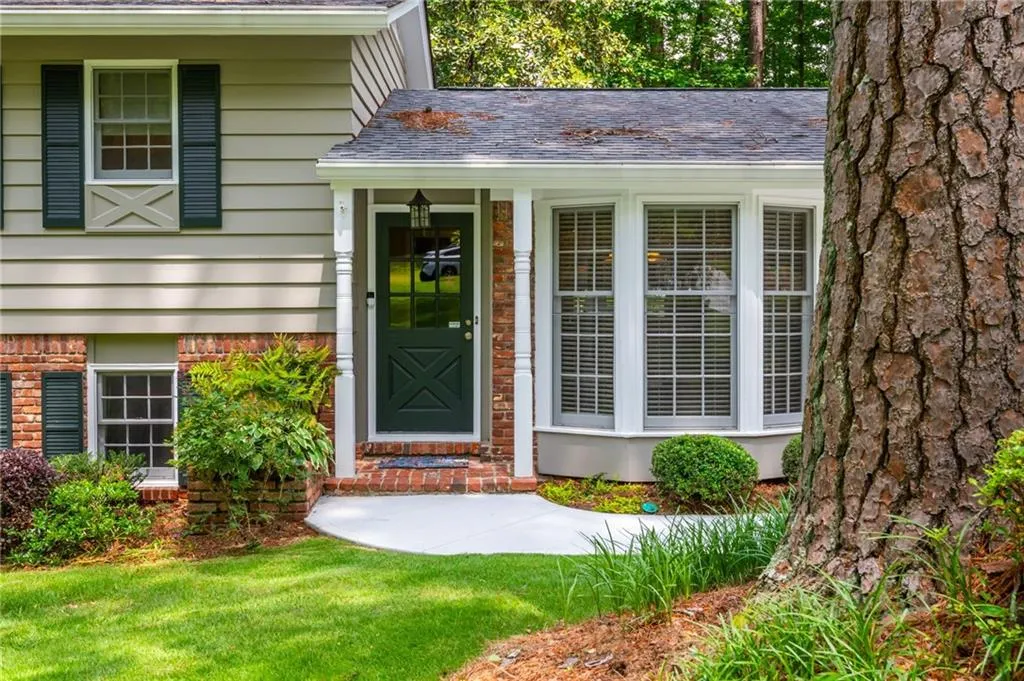 6505 Whispering Lane, Atlanta, Georgia 30328, 4 Bedrooms Bedrooms, ,3 BathroomsBathrooms,Residential,Sold,6505 Whispering Lane,7584341