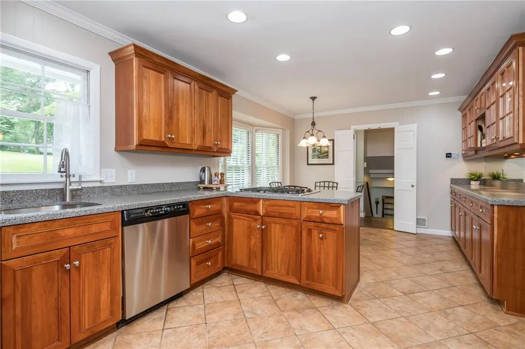 6505 Whispering Lane, Atlanta, Georgia 30328, 4 Bedrooms Bedrooms, ,3 BathroomsBathrooms,Residential,Sold,6505 Whispering Lane,7584341