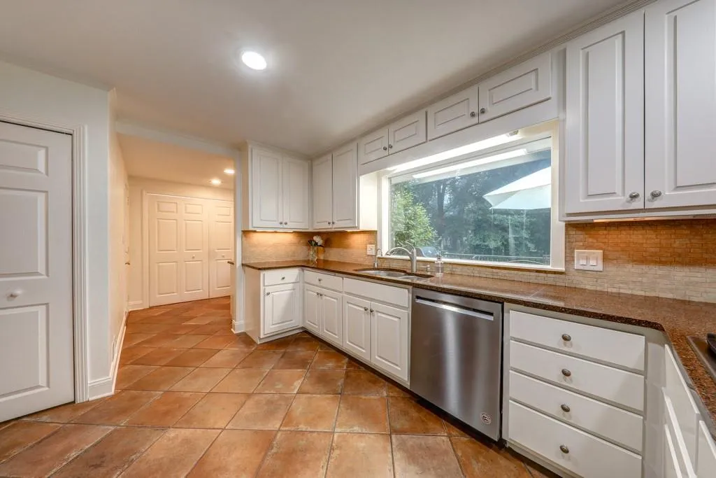 210 Mount Paran Road, Atlanta, Georgia 30327, 4 Bedrooms Bedrooms, ,3 BathroomsBathrooms,Residential,Sold,210 Mount Paran Road,6782373