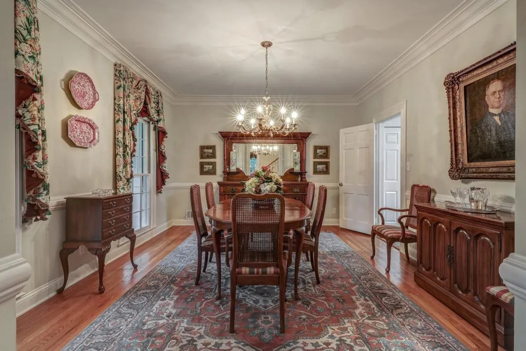 210 Mount Paran Road, Atlanta, Georgia 30327, 4 Bedrooms Bedrooms, ,3 BathroomsBathrooms,Residential,Sold,210 Mount Paran Road,6782373