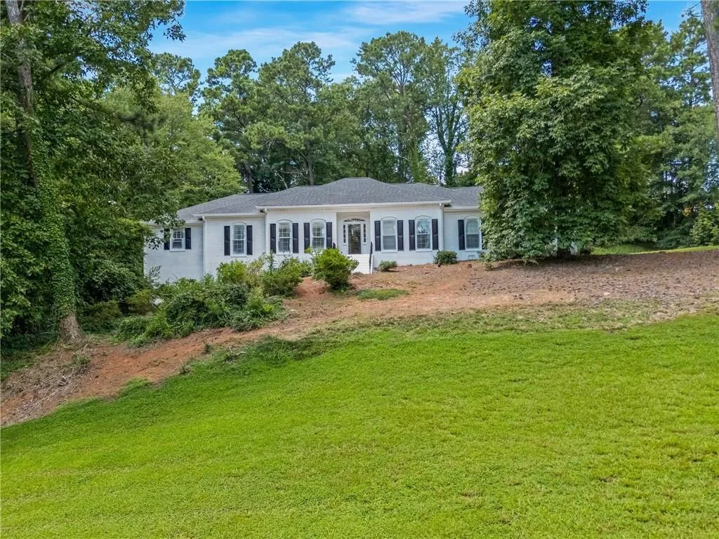1080 Huntcliff Ne, Sandy Springs, Georgia 30350, 6 Bedrooms Bedrooms, ,4 BathroomsBathrooms,Residential,For Sale,1080 Huntcliff Ne,7635582