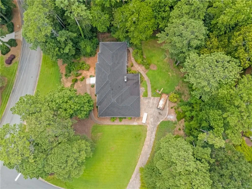 Aerial view of property and surrounding area