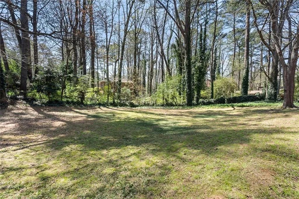 645 Pauley Place, Sandy Springs, Georgia 30328, 3 Bedrooms Bedrooms, ,2 BathroomsBathrooms,Residential,Sold,645 Pauley Place,7020201